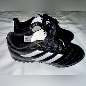 New adidas Kids' Goletto VIII Turf Soccer Cleats
Size 2 1/2